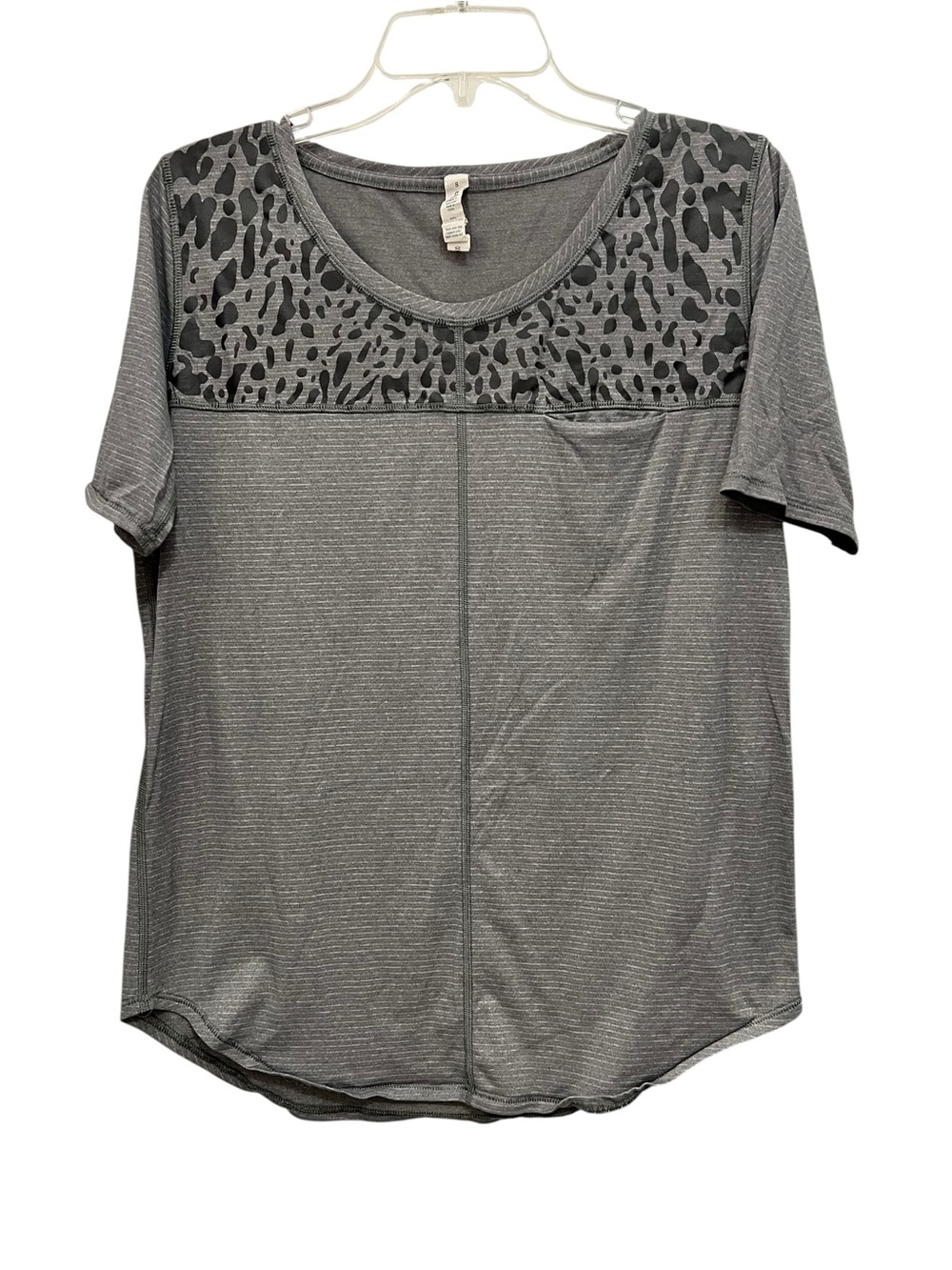 lululemon Grey Scoop Neck Short Sleeve Top with Animal Yoke w/pocket sz 8 EUC - Picture 1 of 7